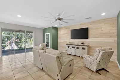 2819 Holly Bluff Court, Plant City, FL 33566 - Photo 9