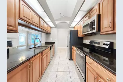 4518 Oak River Circle, Valrico, FL 33596 - Photo 9