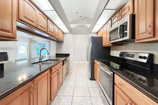 4518 Oak River Cir, Valrico, FL 33596 - Photo 9