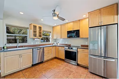 2637 46th Street S, Gulfport, FL 33711 - Photo 11