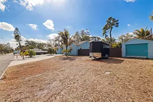 2637 46th St S, Gulfport, FL 33711 - Photo 3