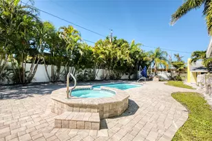 13136 4th St E, Madeira Beach, FL 33708 - Photo 27