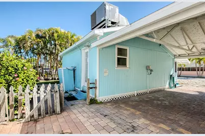 13136 4th Street E, Madeira Beach, FL 33708 - Photo 17