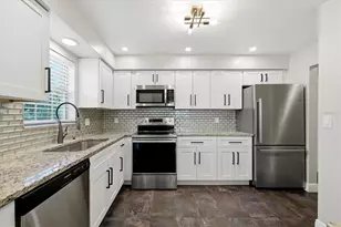 1706 Belleair Forest Dr, Belleair, FL 33756 - Photo 5
