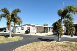 6827 Mt Pleasant Rd NE, Saint Petersburg, FL 33702 - Photo 21