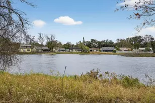 16112 Foxfire Dr, Tampa, FL 33618 - Photo 5