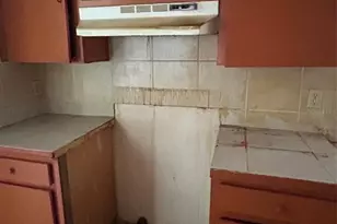 9408 Bethune Dr, Thonotosassa, FL 33592 - Photo 5