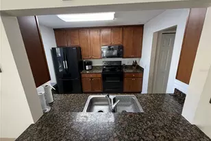 3858 Island Way, Saint Petersburg, FL 33705 - Photo 5