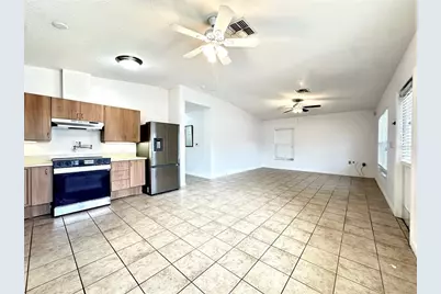 1121 Dr Martin Luther King Jr Street S, Saint Petersburg, FL 33705 - Photo 7