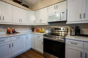 27350 New Smyrna Dr, Wesley Chapel, FL 33544 - Photo 9