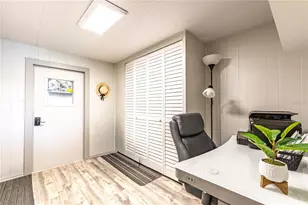 36946 Grace Ave, Zephyrhills, FL 33542 - Photo 21