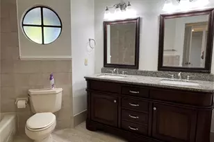 18714 Wimbledon Cir, Lutz, FL 33558 - Photo 19