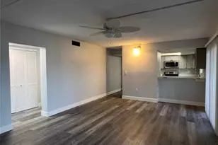 8825 Bay Pointe Dr, Tampa, FL 33615 - Photo 5