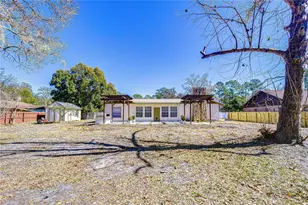 2524 Victarra Cir, Lutz, FL 33559 - Photo 45