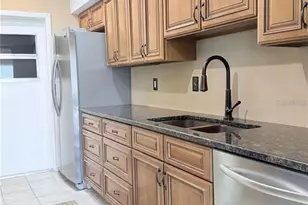 11764 Raintree Dr, Temple Terrace, FL 33617 - Photo 9