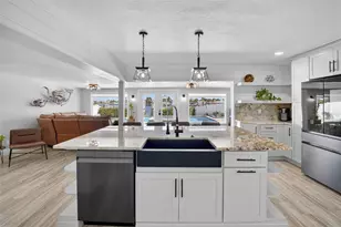 6404 Lake Sunrise Dr, Apollo Beach, FL 33572 - Photo 9