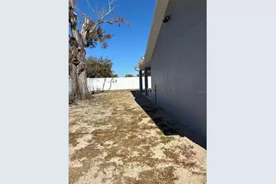 1409 Wishing Well Way, Tampa, FL 33619 - Photo 21