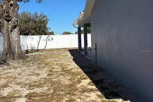 1409 Wishing Well Way, Tampa, FL 33619 - Photo 21