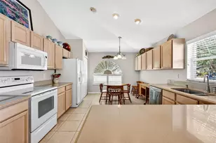 9324 Hidden Water Cir, Riverview, FL 33578 - Photo 11