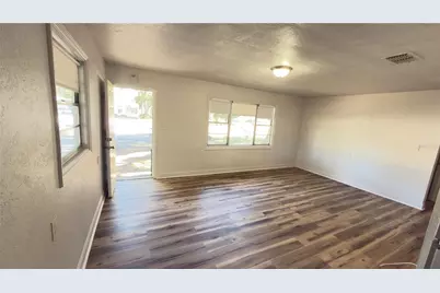 5625 5th Street, Zephyrhills, FL 33542 - Photo 11