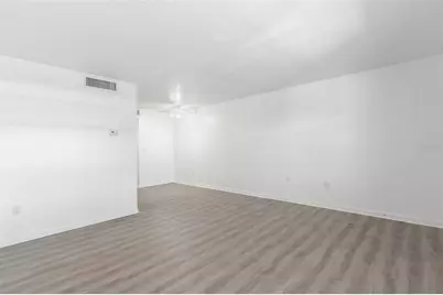 11025 2nd Street E #8, Treasure Island, FL 33706 - Photo 9