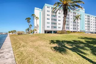 10216 Regal Dr, Largo, FL 33774 - Photo 37