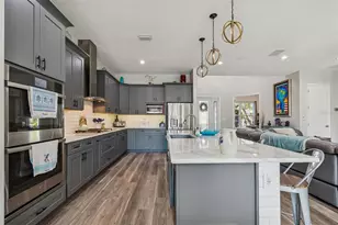 1516 Grandview Dr, Tarpon Springs, FL 34689 - Photo 27