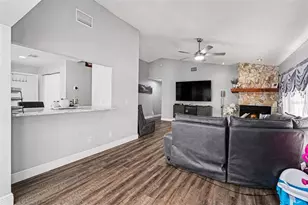 1710 Tallowtree Cir, Valrico, FL 33594 - Photo 11