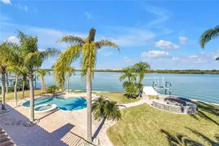 583 Crystal Dr, Madeira Beach, FL 33708 - Photo 1