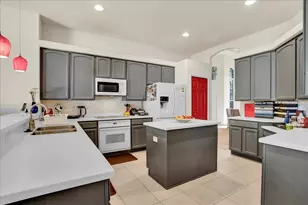 26451 Shoregrass Dr, Wesley Chapel, FL 33544 - Photo 11