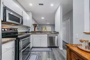 8542 Hunters Key Cir, Tampa, FL 33647 - Photo 11