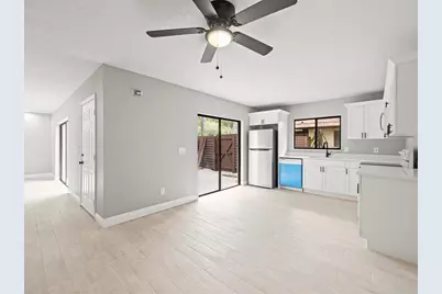 15407 W Pond Woods Drive #15407, Tampa, FL 33618 - Photo 11