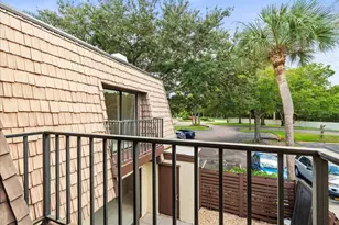 15407 W Pond Woods Dr, Tampa, FL 33618 - Photo 29