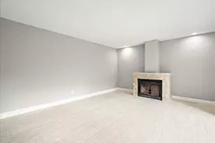 15407 W Pond Woods Dr, Tampa, FL 33618 - Photo 5