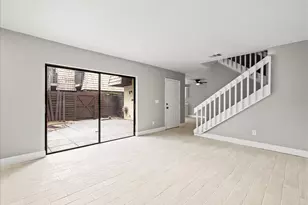 15407 W Pond Woods Dr, Tampa, FL 33618 - Photo 7