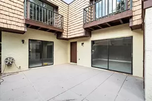 15407 W Pond Woods Dr, Tampa, FL 33618 - Photo 3