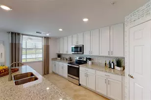 12998 Blackberry Ct, Venice, FL 34293 - Photo 9