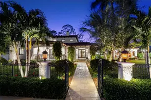 815 15th Ave NE, Saint Petersburg, FL 33704 - Photo 1