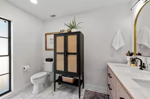 2525 Laurelwood Ln, Valrico, FL 33596 - Photo 15