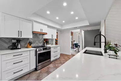 2525 Laurelwood Lane, Valrico, FL 33596 - Photo 3