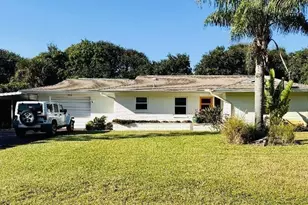 812 E 13th Ave, New Smyrna Beach, FL 32169 - Photo 1