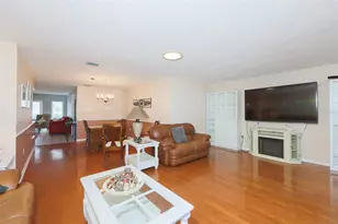 318 Fairside Ct, Sun City Center, FL 33573 - Photo 5