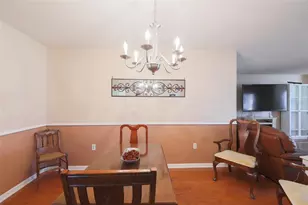 318 Fairside Ct, Sun City Center, FL 33573 - Photo 9