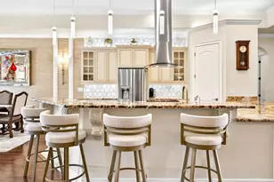 105 Wimbledon Ct, Redington Shores, FL 33708 - Photo 7