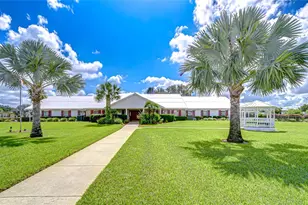 3836 William Hume Dr, Zephyrhills, FL 33541 - Photo 37