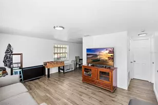 1015-1017 58th Ave Dr E, Bradenton, FL 34203 - Photo 7