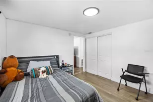 1015-1017 58th Ave Dr E, Bradenton, FL 34203 - Photo 15