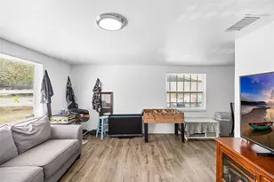 1015-1017 58th Ave Dr E, Bradenton, FL 34203 - Photo 5