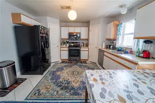 10529 Maronda Dr, Riverview, FL 33578 - Photo 11