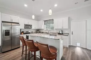 154 E Spruce St, Tarpon Springs, FL 34689 - Photo 13